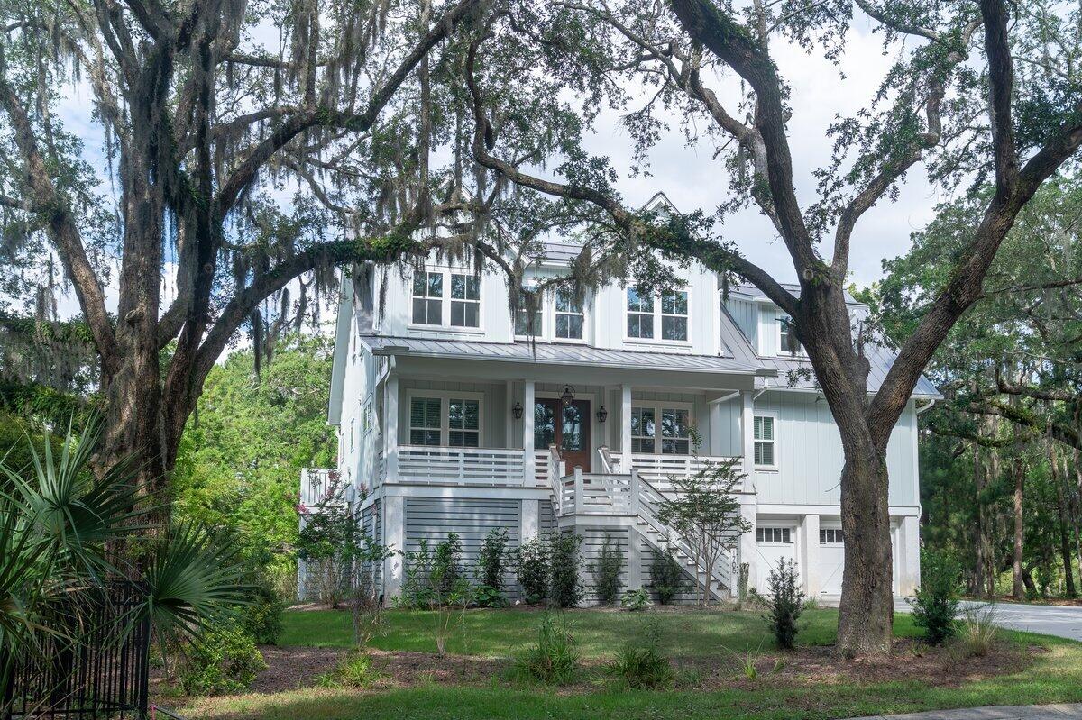 1705 Ancient Oaks Lane