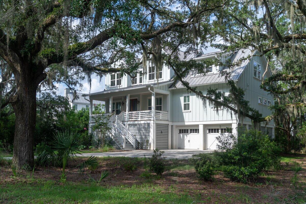 1705 Ancient Oaks Lane