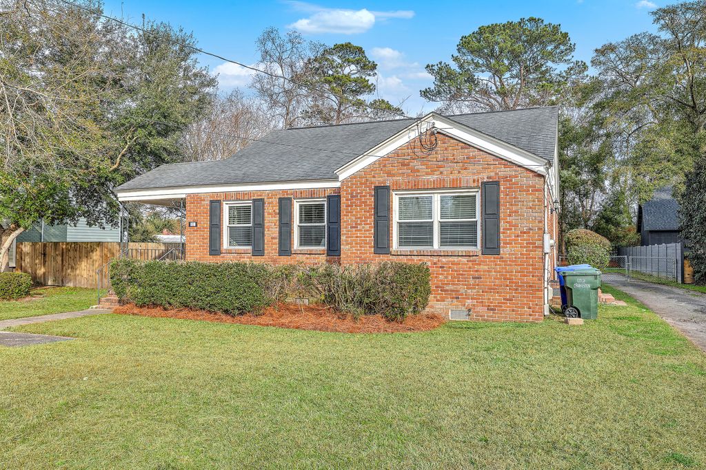 Photo of 510 Sunset Drive, Charleston, SC 29407 (MLS # 26001198)