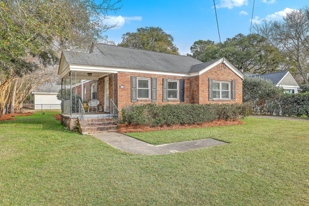 Photo of 510 Sunset Drive, Charleston, SC 29407 (MLS # 26001198)
