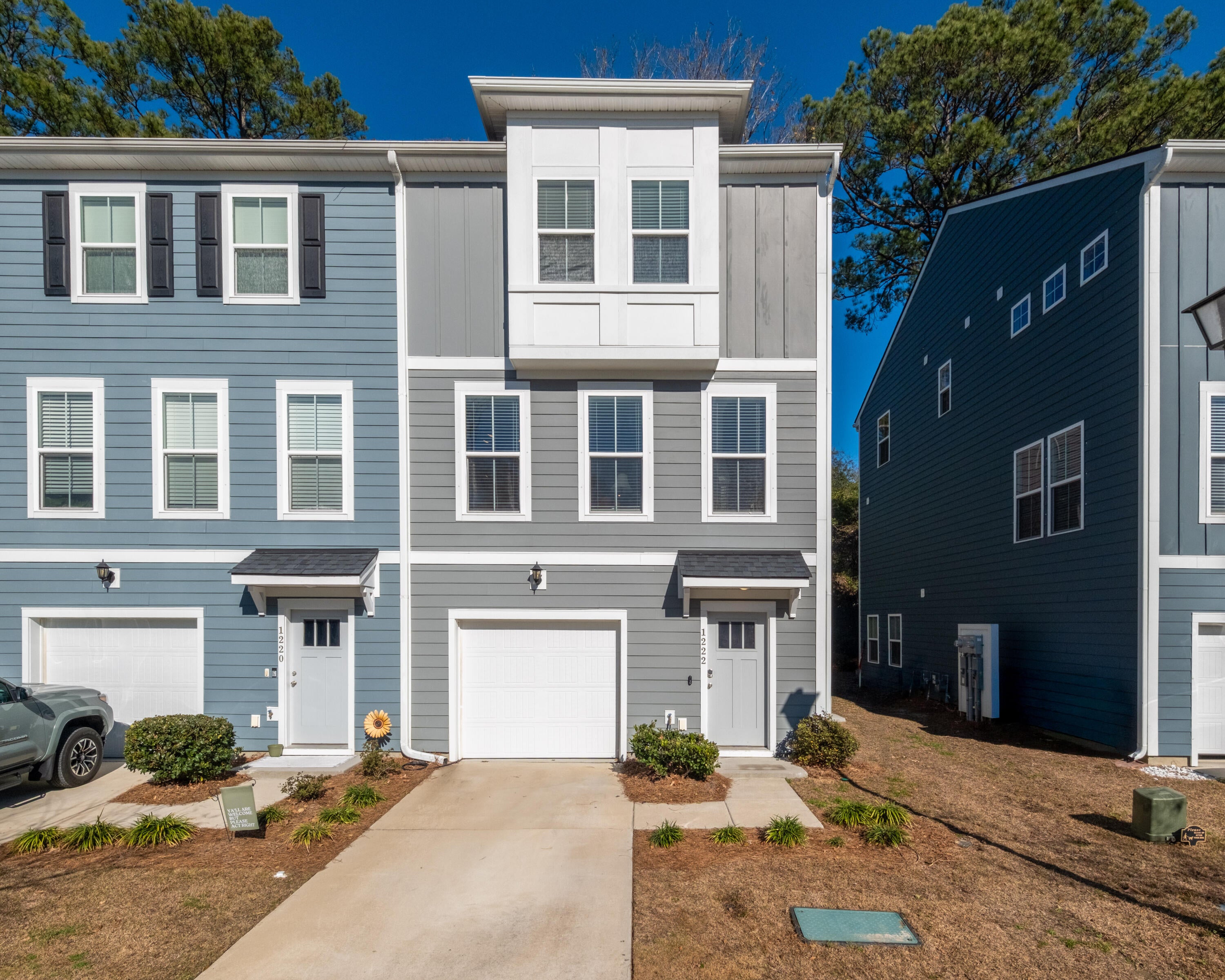 1222 Tice Lane