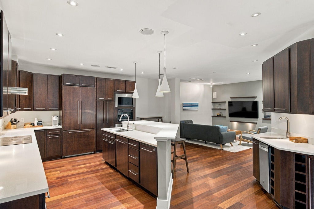 Photo of 182 E Bay Street #203, Charleston, SC 29401 (MLS # 26029009)