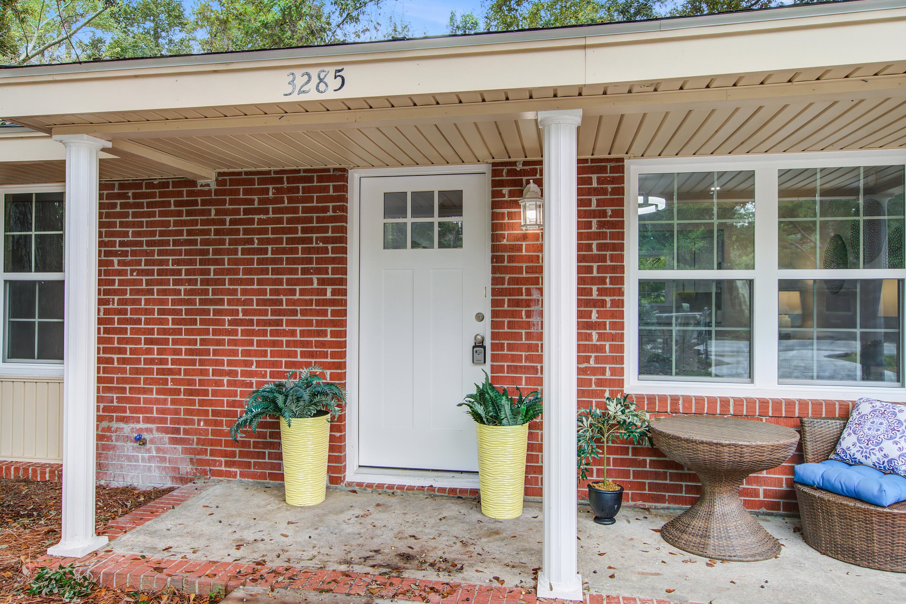 3285 Peyton Street