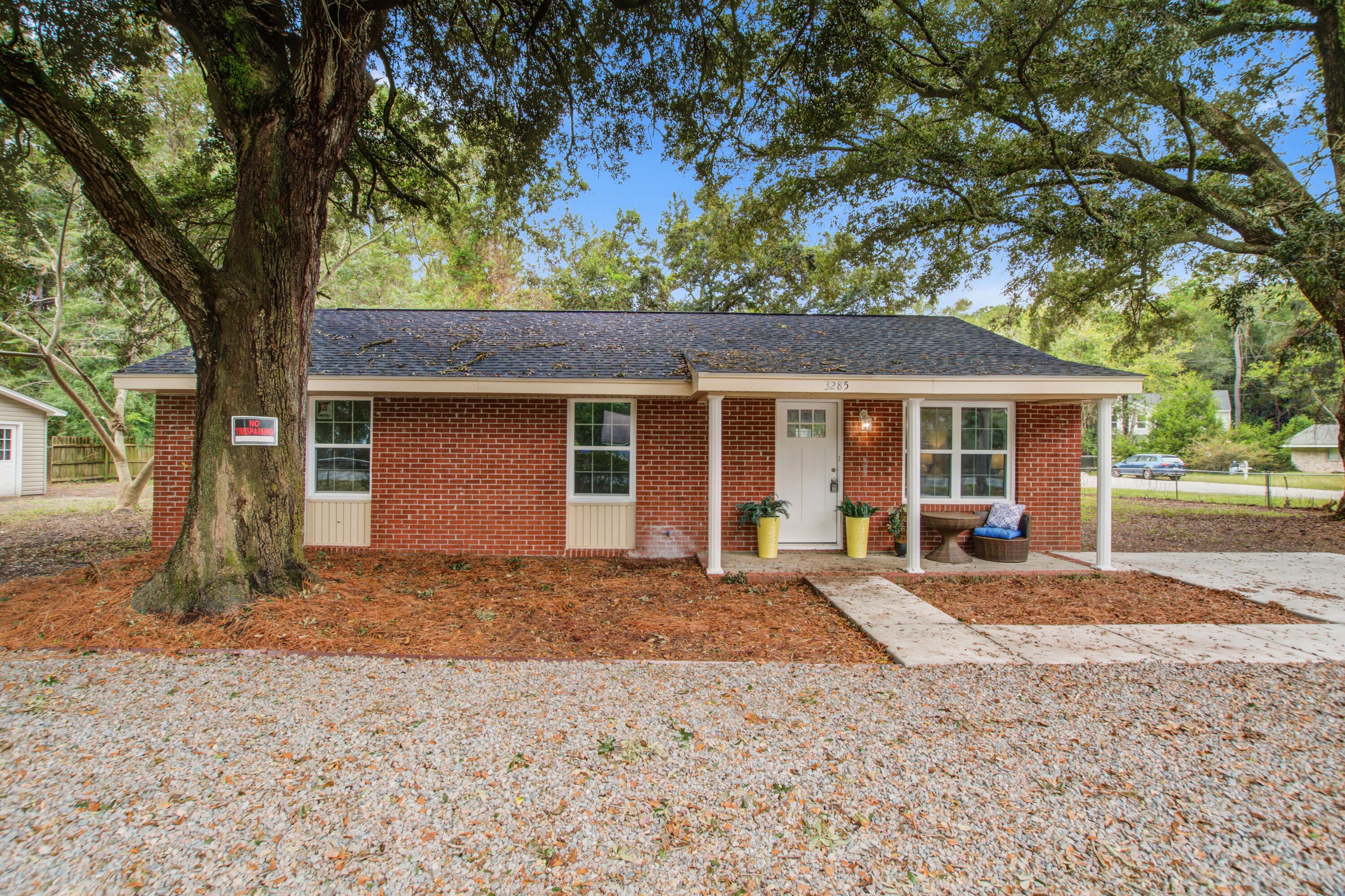 3285 Peyton Street