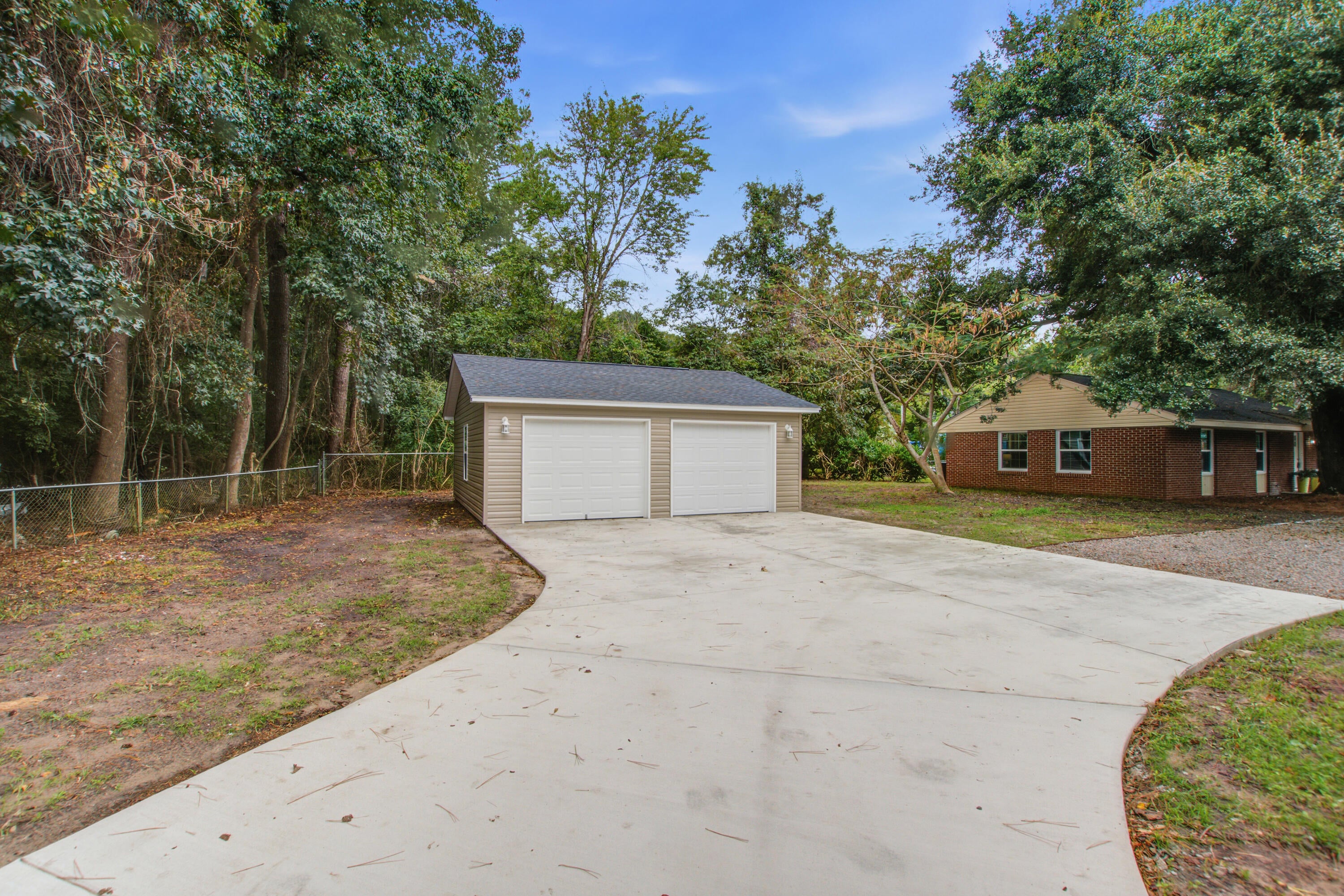 3285 Peyton Street
