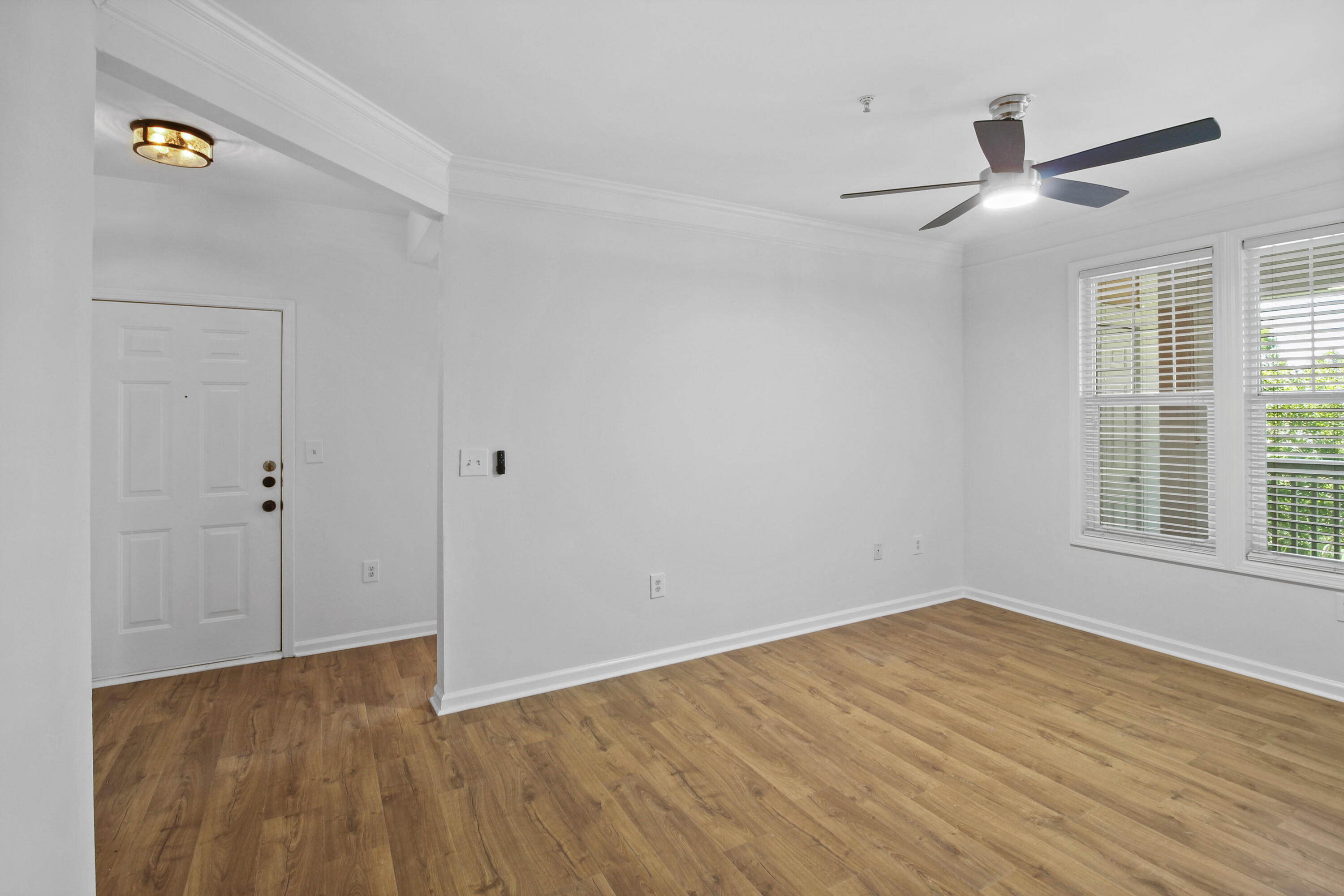2033 Chatelain Way