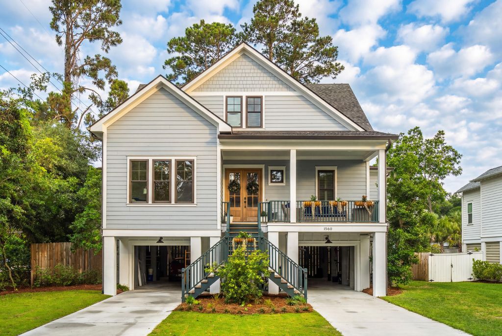 Photo of 1560 Appling Drive, Mount Pleasant, SC 29464 (MLS # 26015897)
