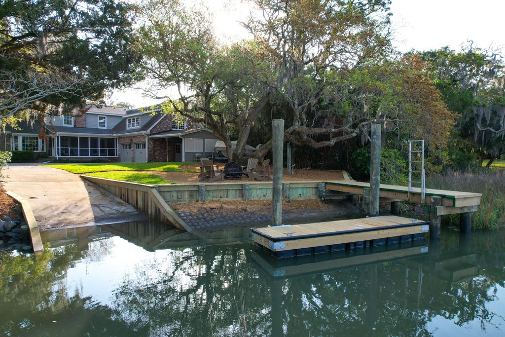 Photo of 777 Tennent Street, Charleston, SC 29412 (MLS # 26012970)