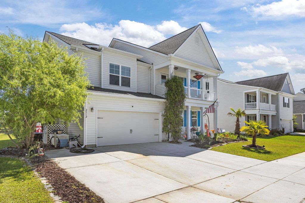 Photo of 2512 Hummingbird Lane, Summerville, SC 29483 (MLS # 26013044)