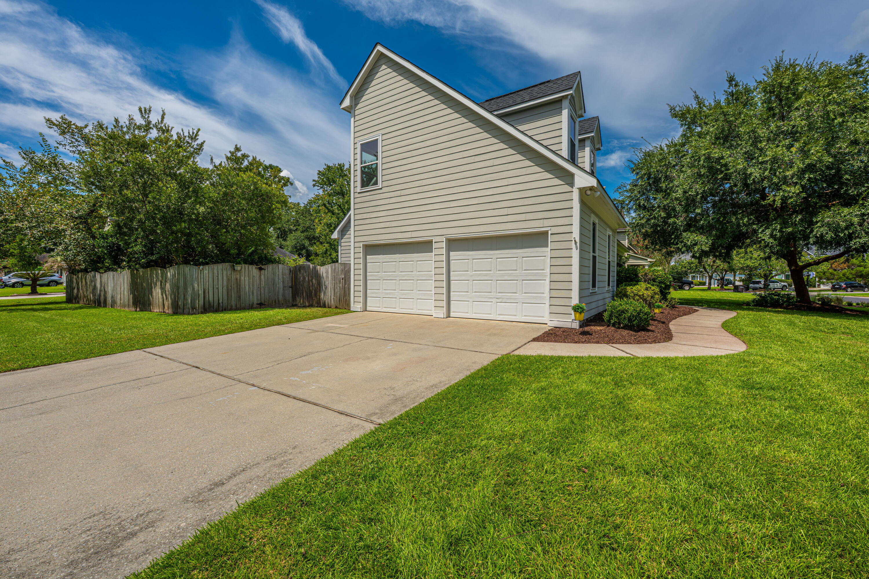 1067 Black Rush Circle