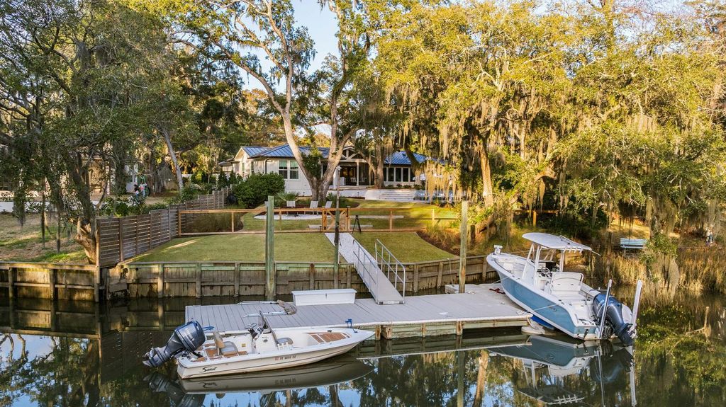 Photo of 319 Hobcaw Drive, Mount Pleasant, SC 29464 (MLS # 26013388)