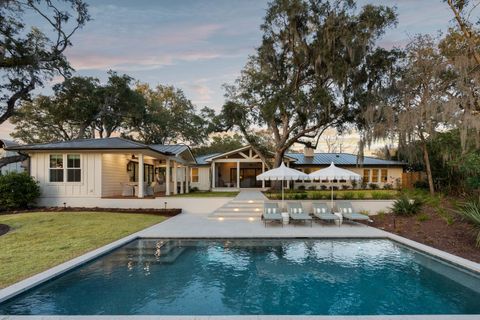 Photo of 319 Hobcaw Drive, Mount Pleasant, SC 29464 (MLS # 26013388)