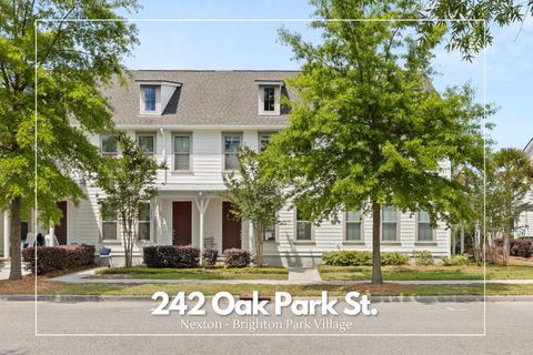 Photo of 242 Oak Park Street, Summerville, SC 29483 (MLS # 26010882)