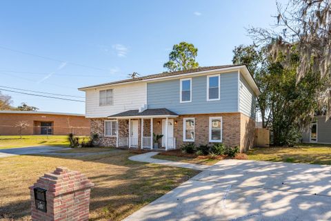 A home in North Charleston