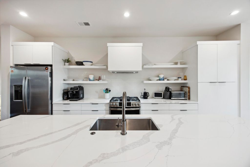 Photo of 14 F Street #B, Charleston, SC 29403 (MLS # 26000075)