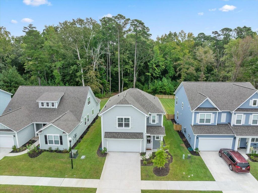 Photo of 402 Oak View Way, Summerville, SC 29483 (MLS # 26013198)
