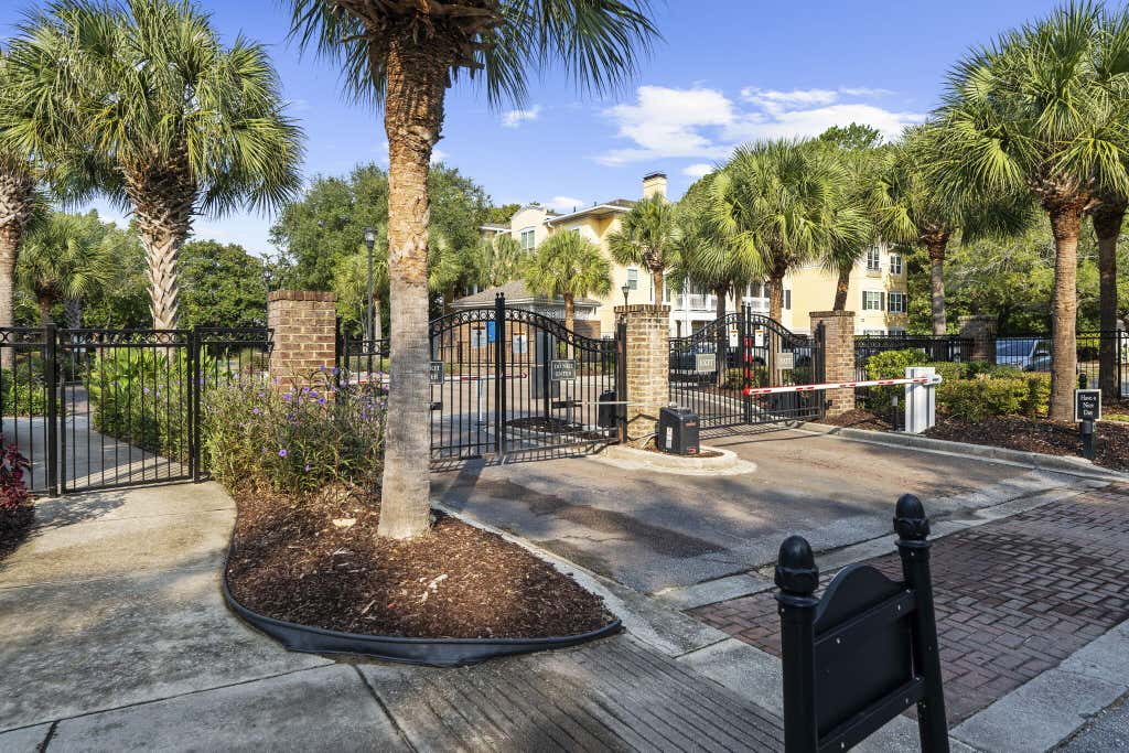 Photo of 1012 Telfair Way, Charleston, SC 29412 (MLS # 26024064)