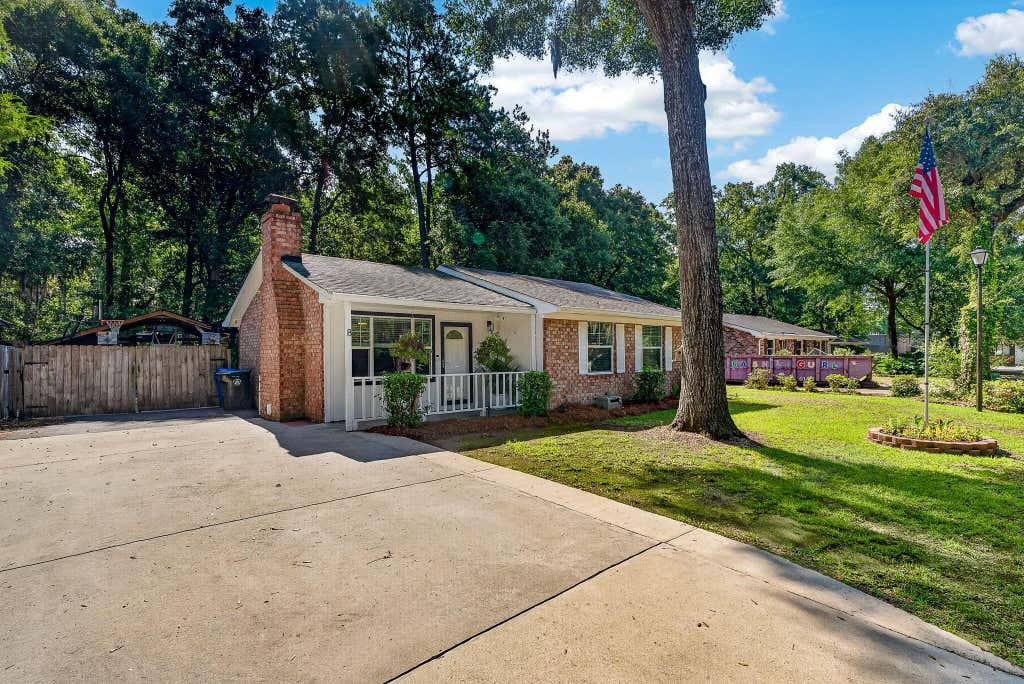 Photo of 8 San Miguel Road, Charleston, SC 29407 (MLS # 26020887)