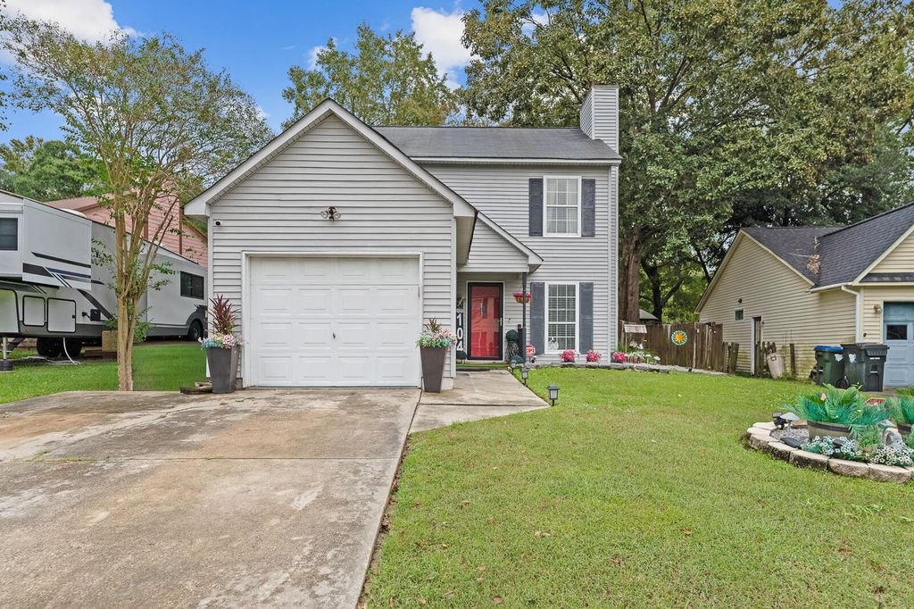 Photo of 104 Nottingham Court, Summerville, SC 29485 (MLS # 25028302)