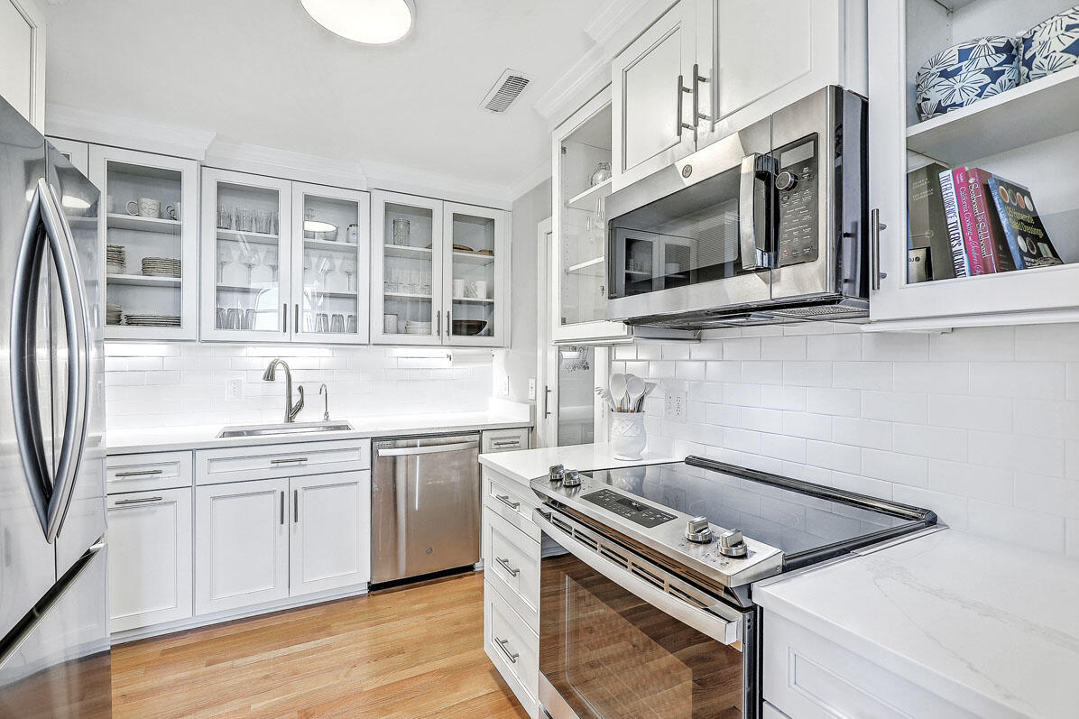 55 Ashley Avenue 23