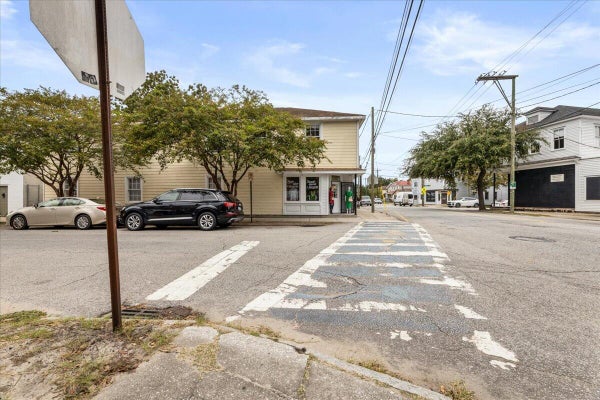 1093 KING ST APT B, CHARLESTON, SC 29403 - Image 26febcadeeedaa6c86f0f0ba34cfdf2c/413122939