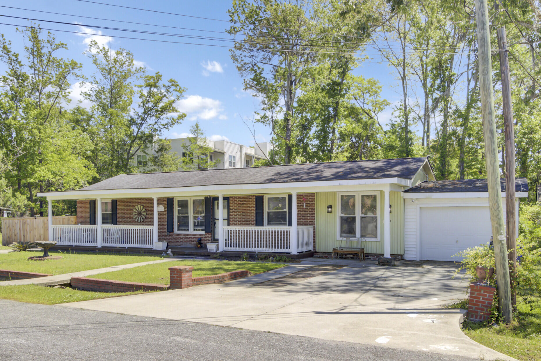 1861 Jaywood Circle