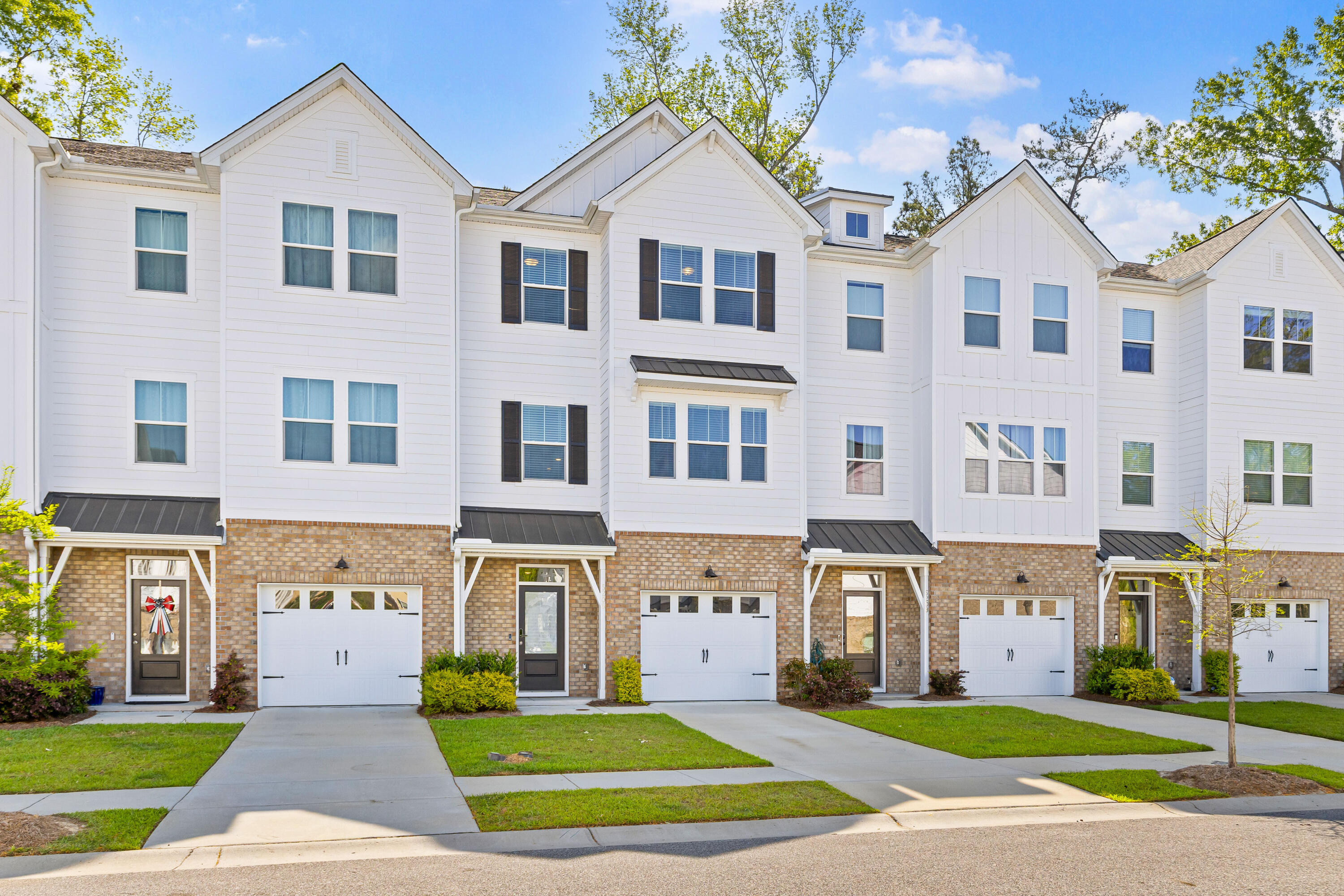 5206 New Palm Court