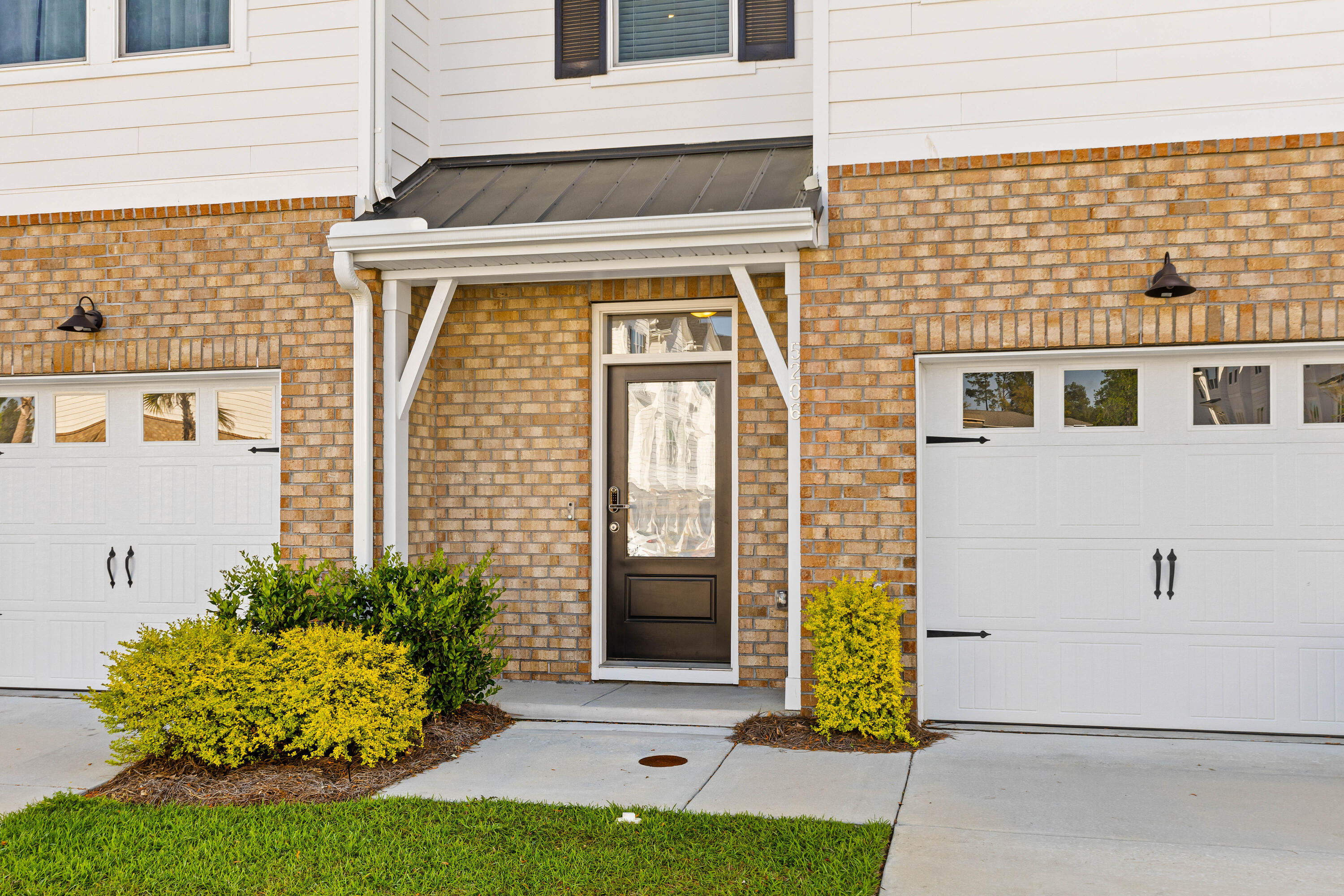 5206 New Palm Court