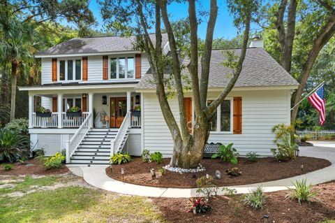 Photo of 23 Edgewater Alley, Isle of Palms, SC 29451 (MLS # 25026080)