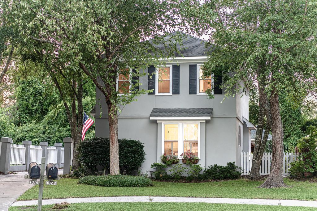 Photo of 1023 Plantation Court, Mount Pleasant, SC 29464 (MLS # 25020640)
