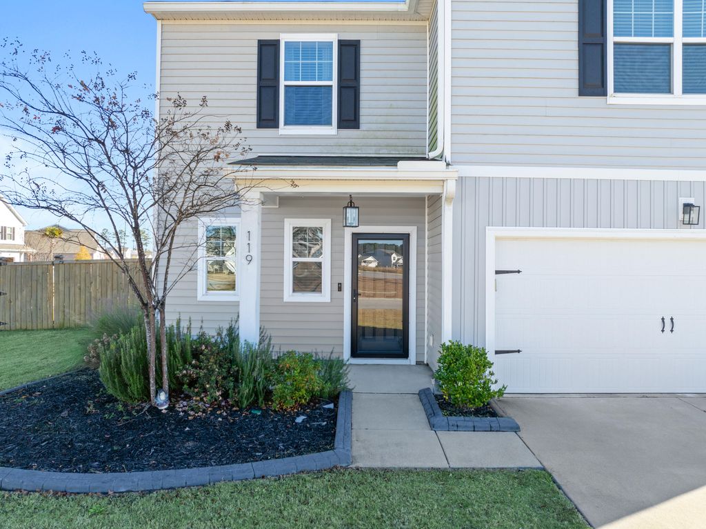 Photo of 119 Lyra Lane, Summerville, SC 29486 (MLS # 25032690)