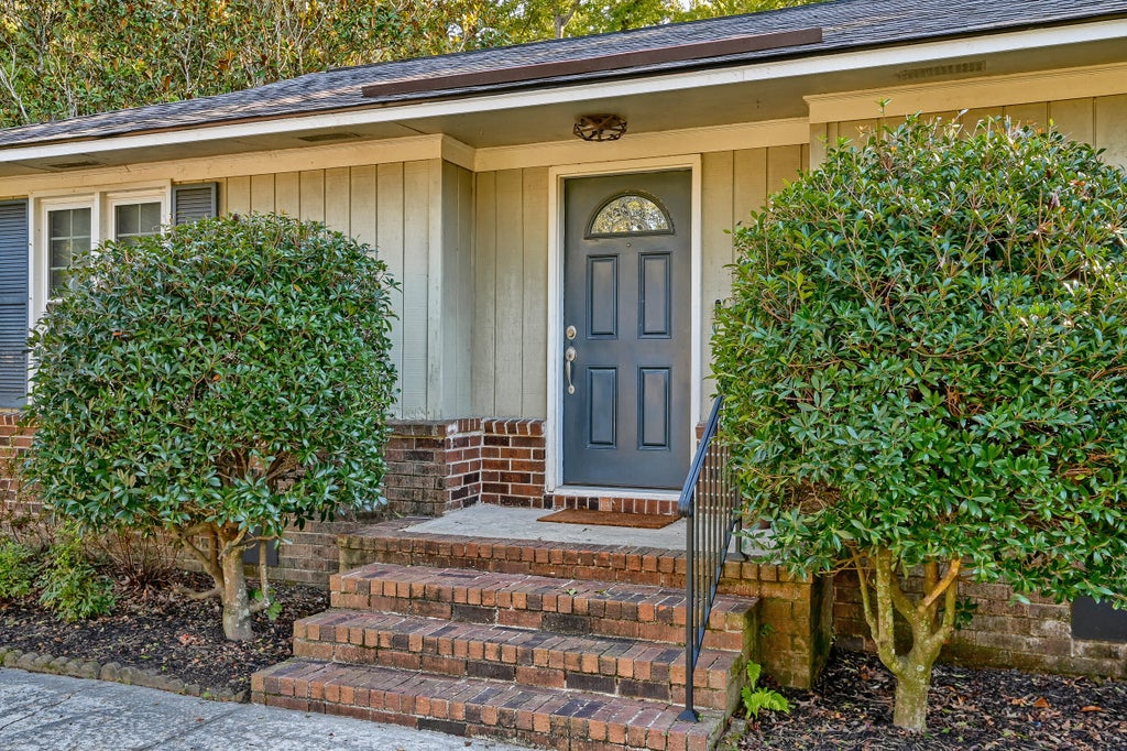 Photo of 628 Semaht Street, Charleston, SC 29412 (MLS # 26028825)