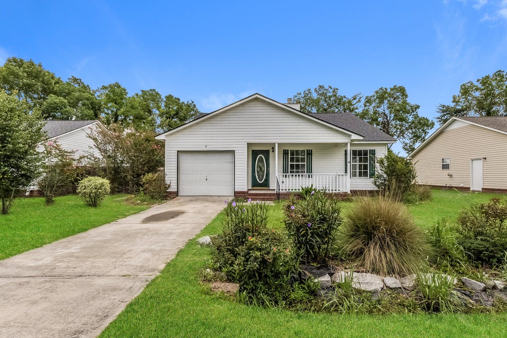 Photo of 1305 Aubry Drive, Moncks Corner, SC 29461 (MLS # 26023689)