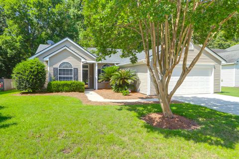 Photo of 169 Historic Drive, Mount Pleasant, SC 29464 (MLS # 25016461)