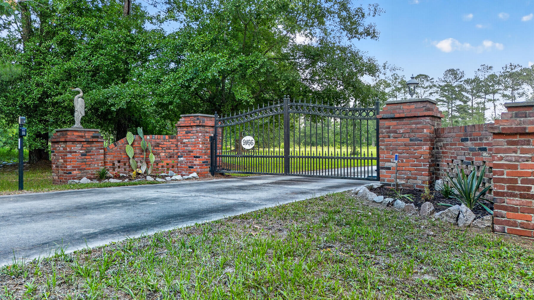 9166 Jefferies Highway