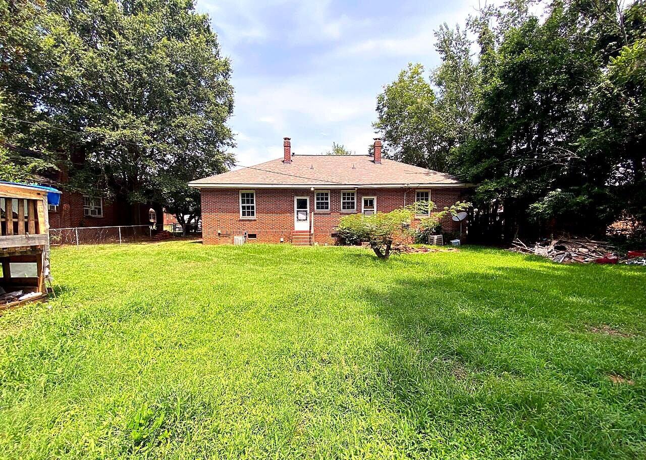 747 Holloway Avenue
