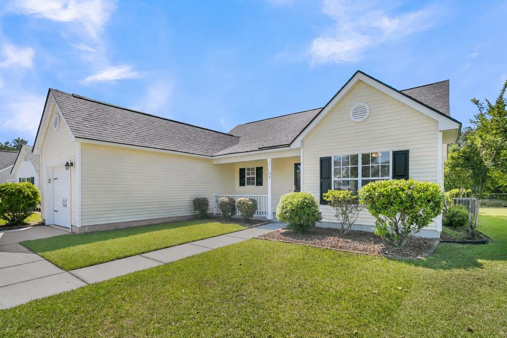 Photo of 106 Dovetail Circle, Summerville, SC 29483 (MLS # 26014591)