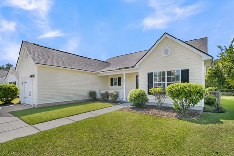 Photo of 106 Dovetail Circle, Summerville, SC 29483 (MLS # 26014591)