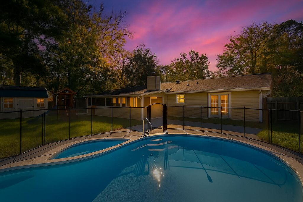 Photo of 300 Logan Drive, Summerville, SC 29483 (MLS # 25030276)