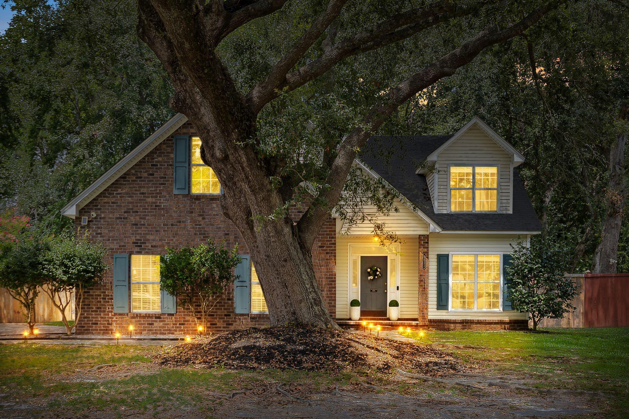 5452 Roxbury Drive