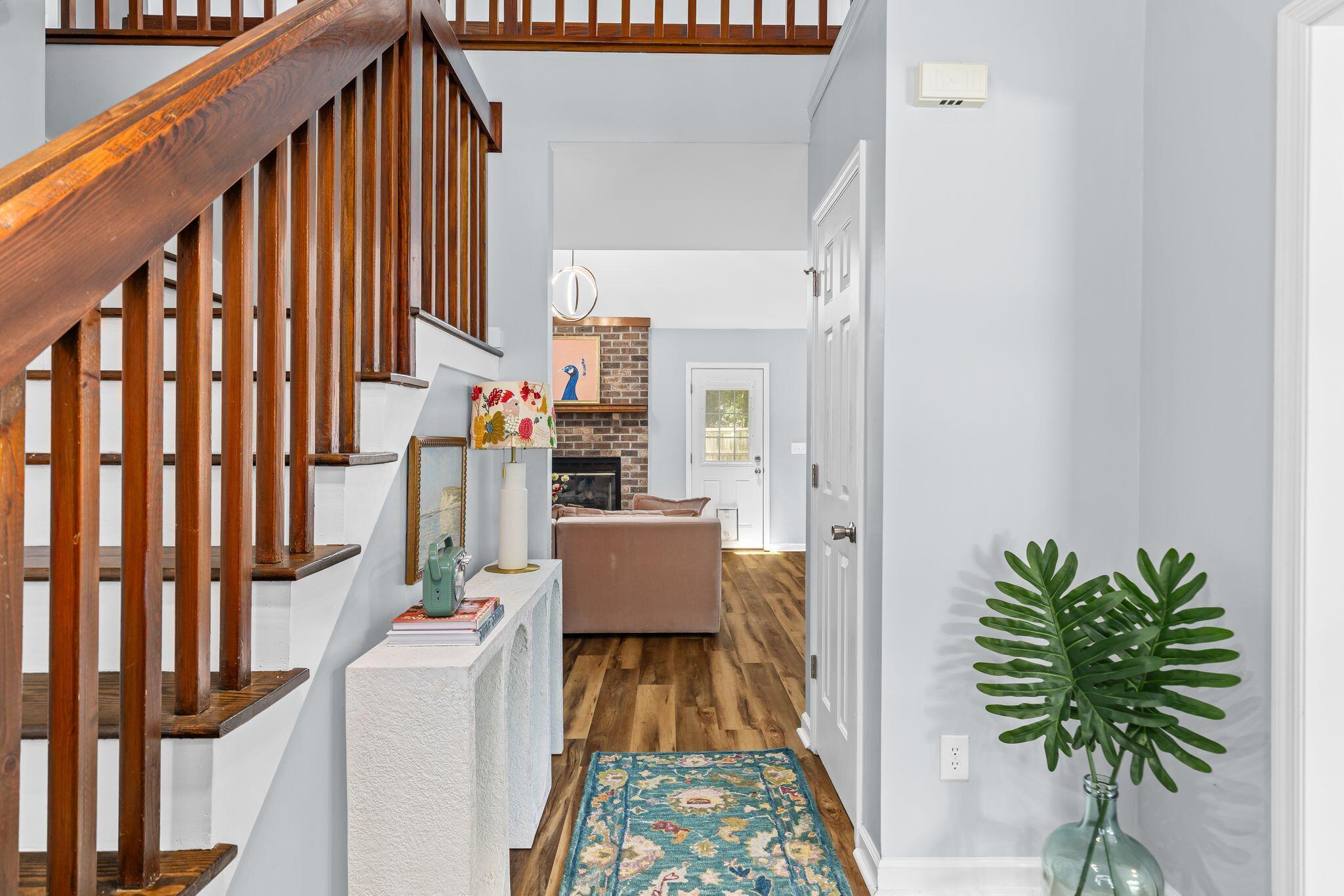 5452 Roxbury Drive