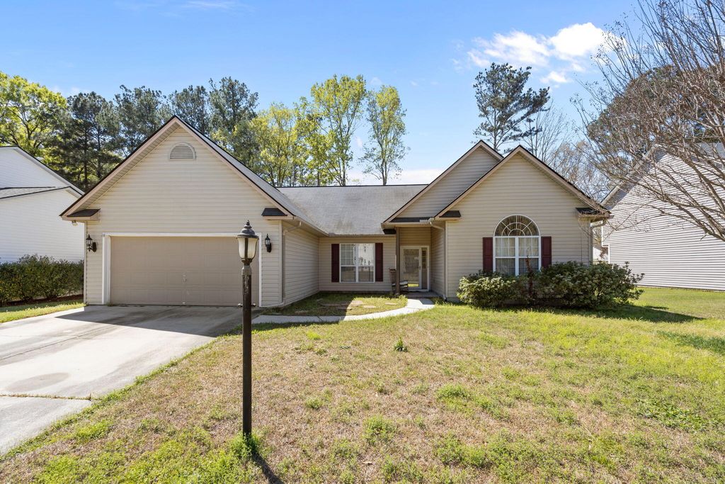 Photo of 154 Chatfield Circle, Goose Creek, SC 29445 (MLS # 26007956)