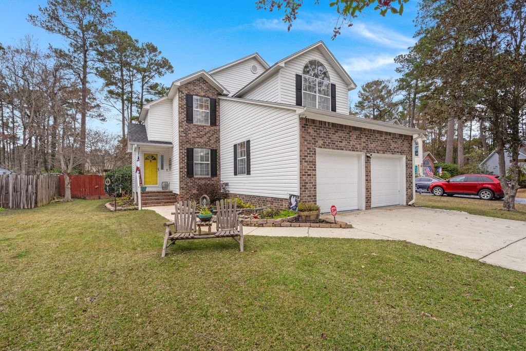 Photo of 1005 Shinnecock Hill Court, Summerville, SC 29483 (MLS # 26000022)