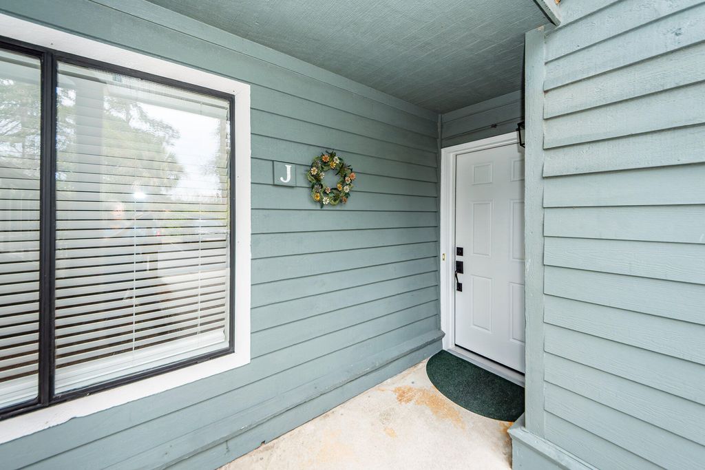 Photo of 1141 Shadow Lake Circle #J, Mount Pleasant, SC 29464 (MLS # 26000791)