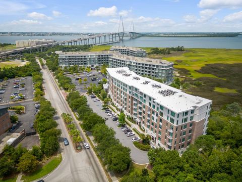 Photo of 155 Wingo Way #423, Mount Pleasant, SC 29464 (MLS # 26001535)