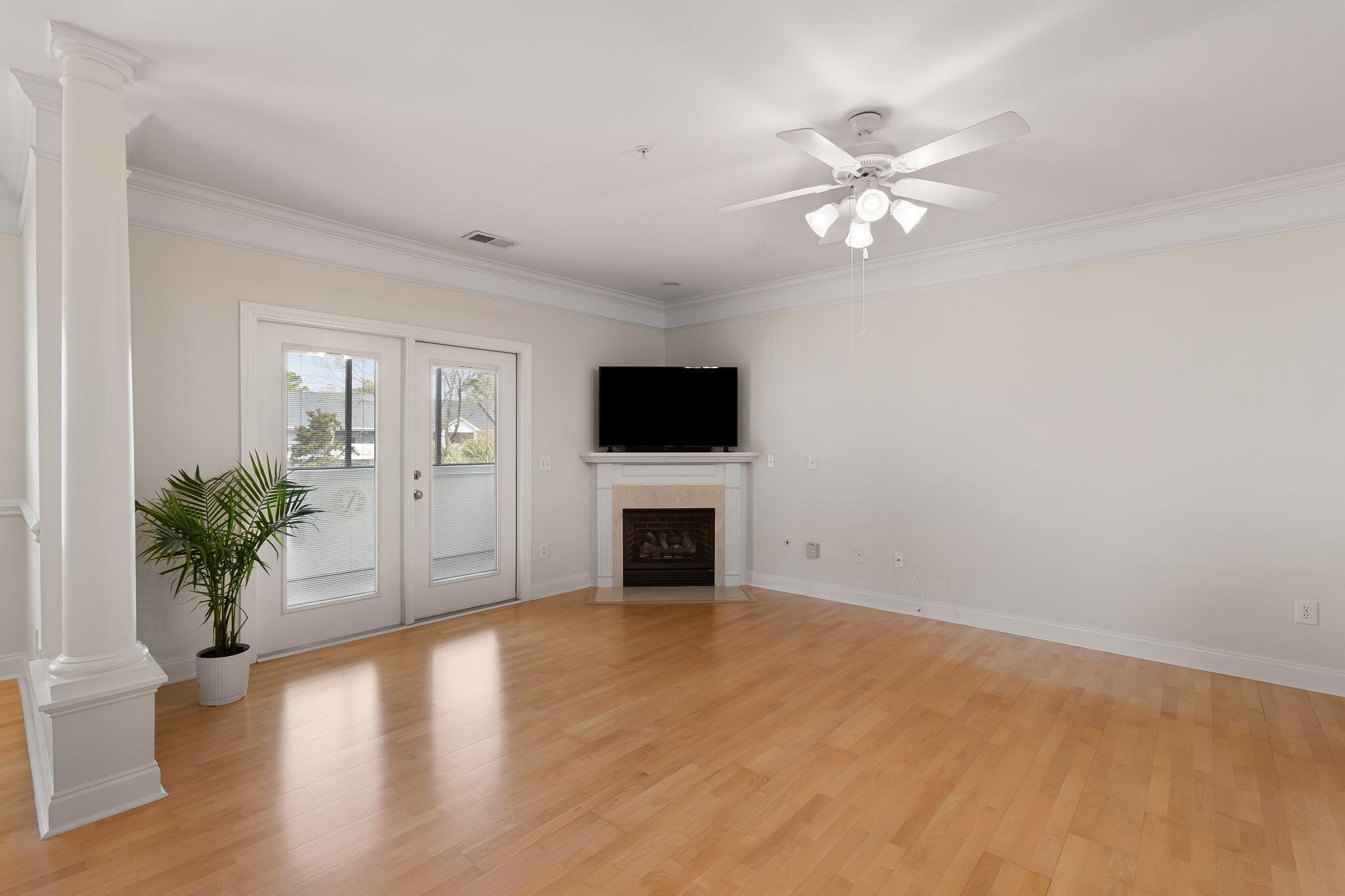 1025 Riverland Woods Place 818