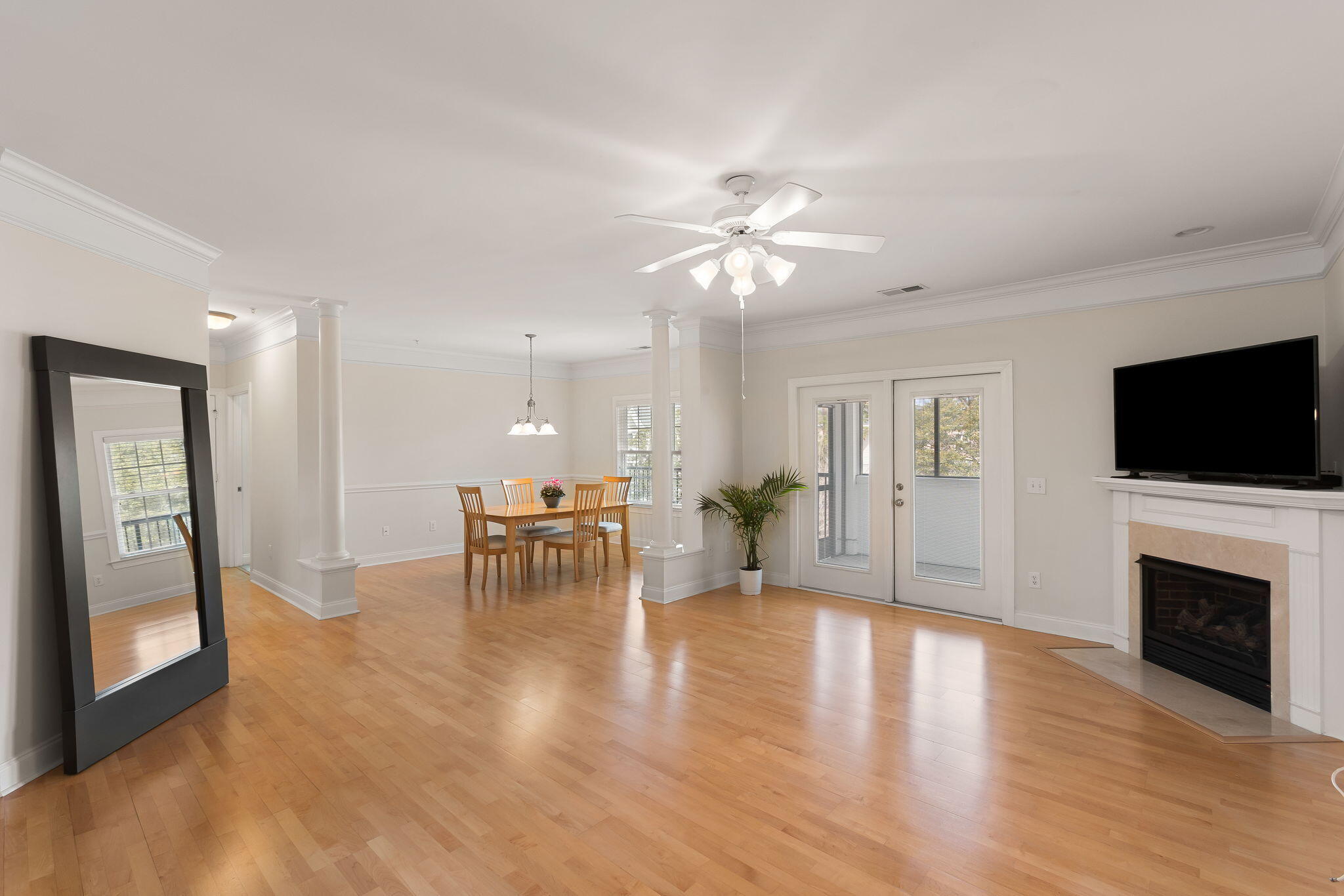 1025 Riverland Woods Place 818