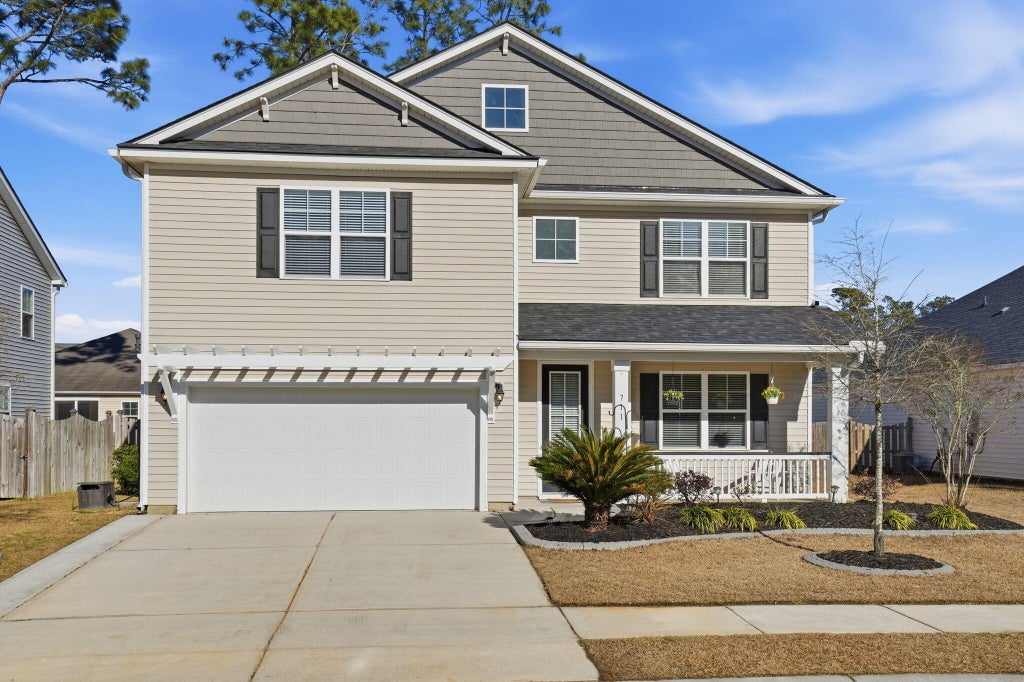 Photo of 711 Kilarney Road, Summerville, SC 29483 (MLS # 26020095)