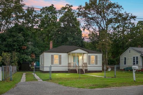 A home in North Charleston