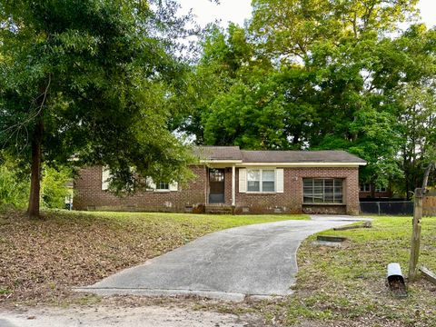 Photo of 1141 Bonnie Lane, Mount Pleasant, SC 29464 (MLS # 24019508)